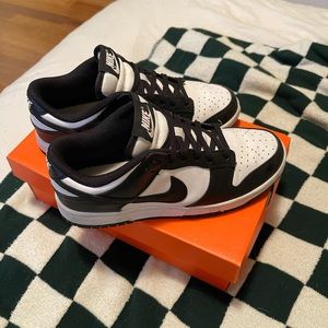 WMNS DUNK LOW BLACK & WHITE